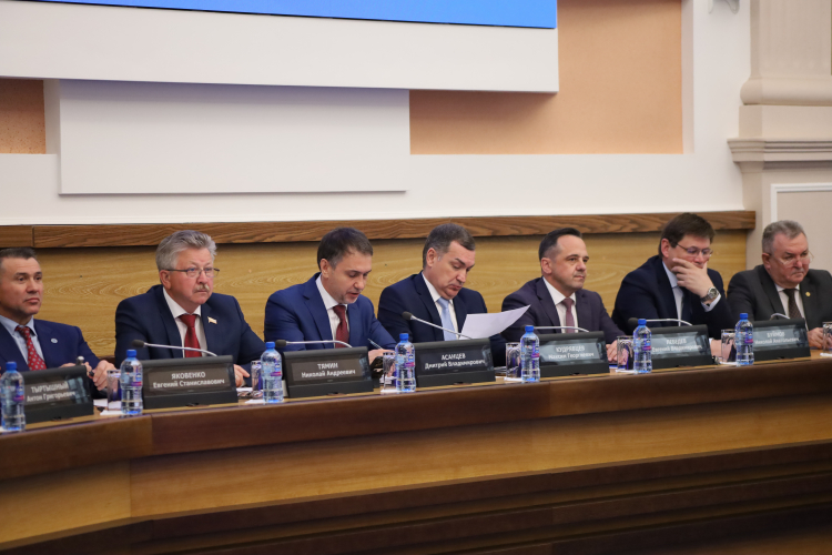 Трем жителям Новосибирска присвоили звание Почетный житель